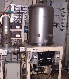 Réacteur PECVD de SOLEMS (vue partielle) pour 4 plaques 30 x 30 cm